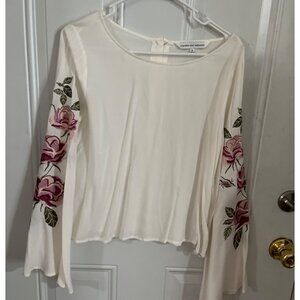 Cupcakes and Cashmere white scoop neck bell sleeved top size Small